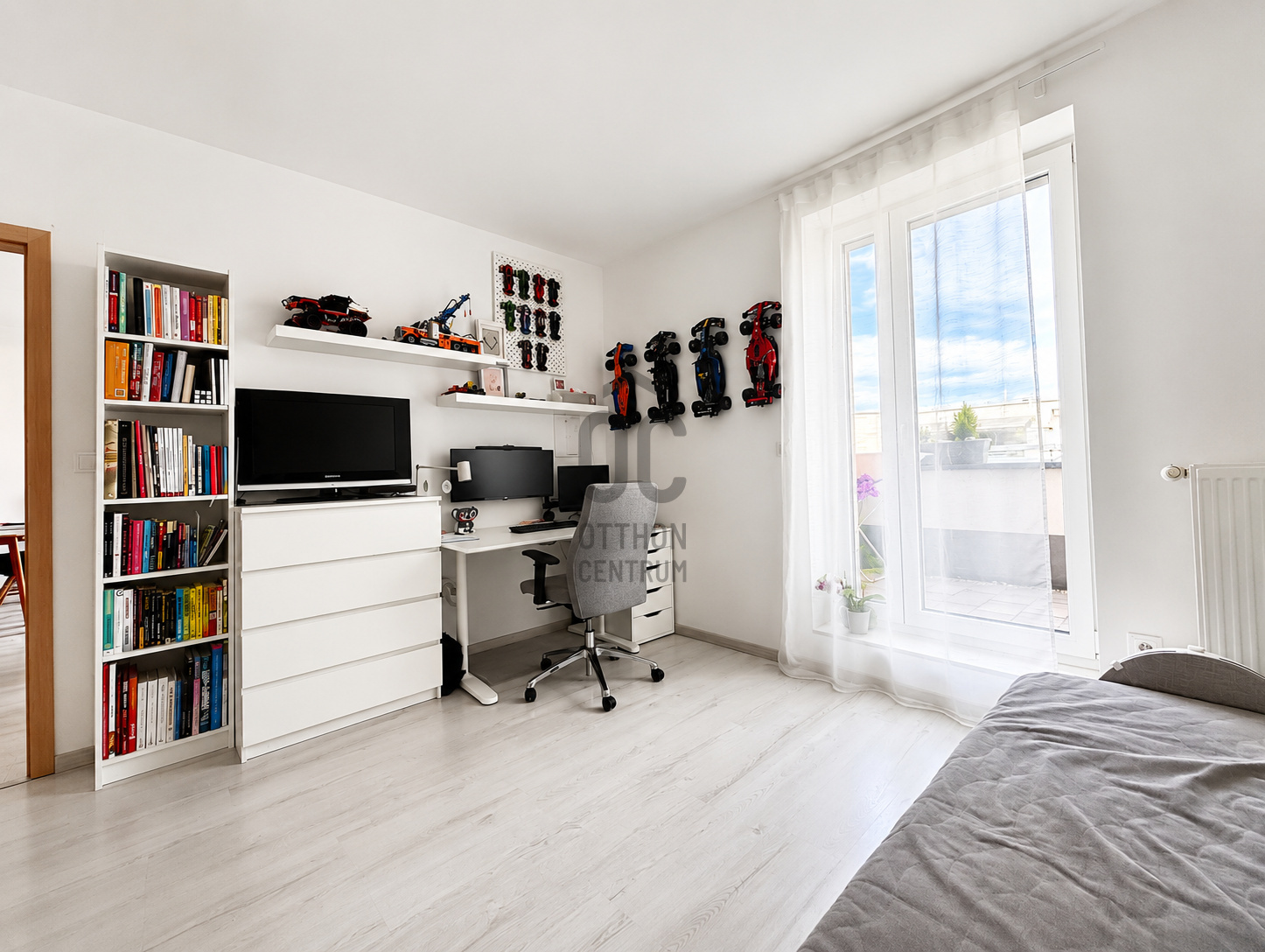 Gallery zoom image