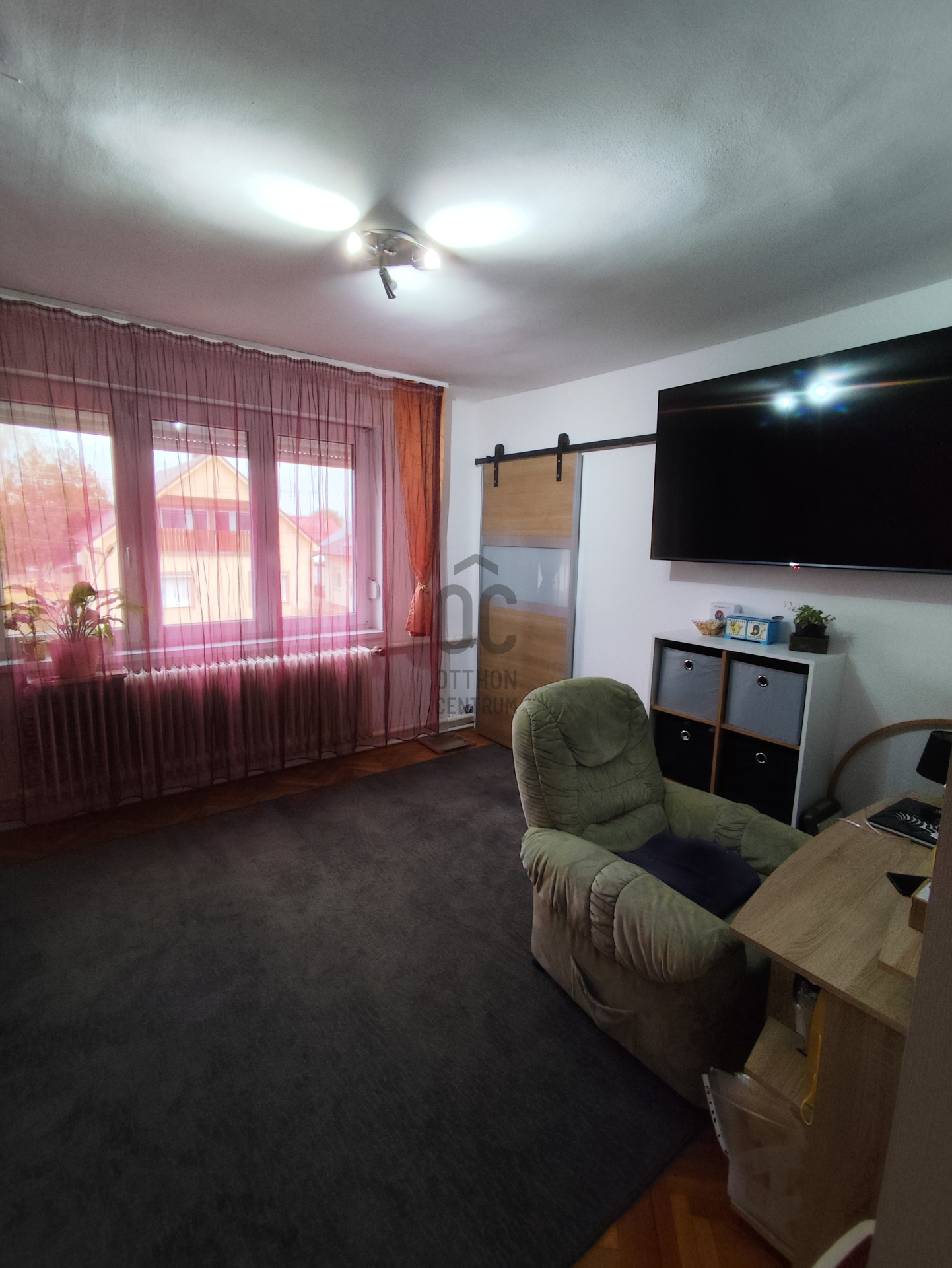 Gallery zoom image