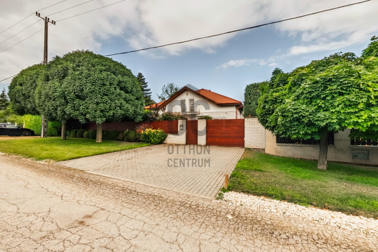 9 bed · 323m² · Családi ház · 268.000.000 Ft