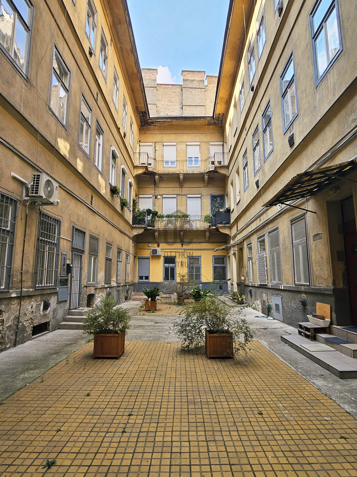 Gallery zoom image