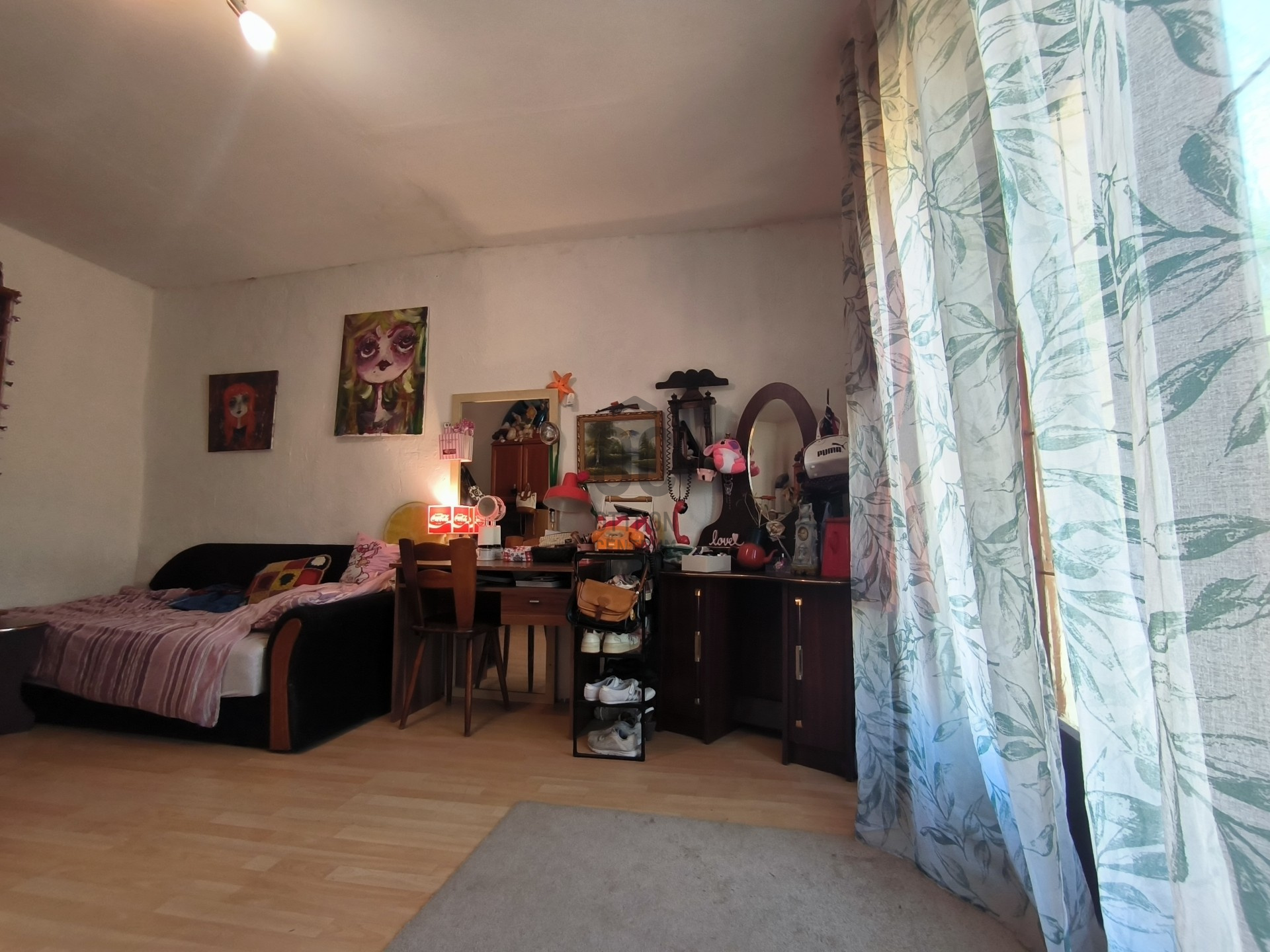 Gallery zoom image