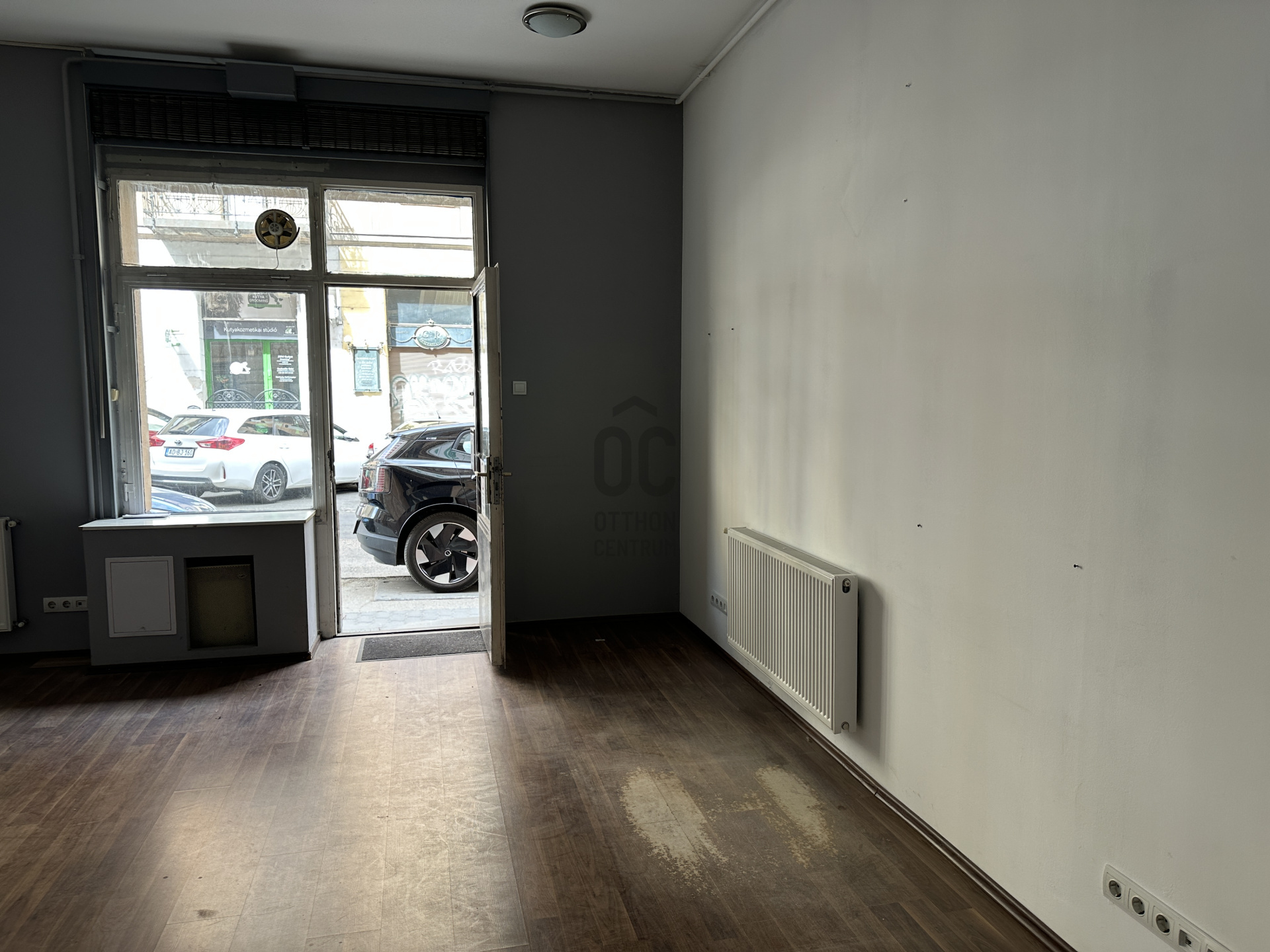 Gallery zoom image