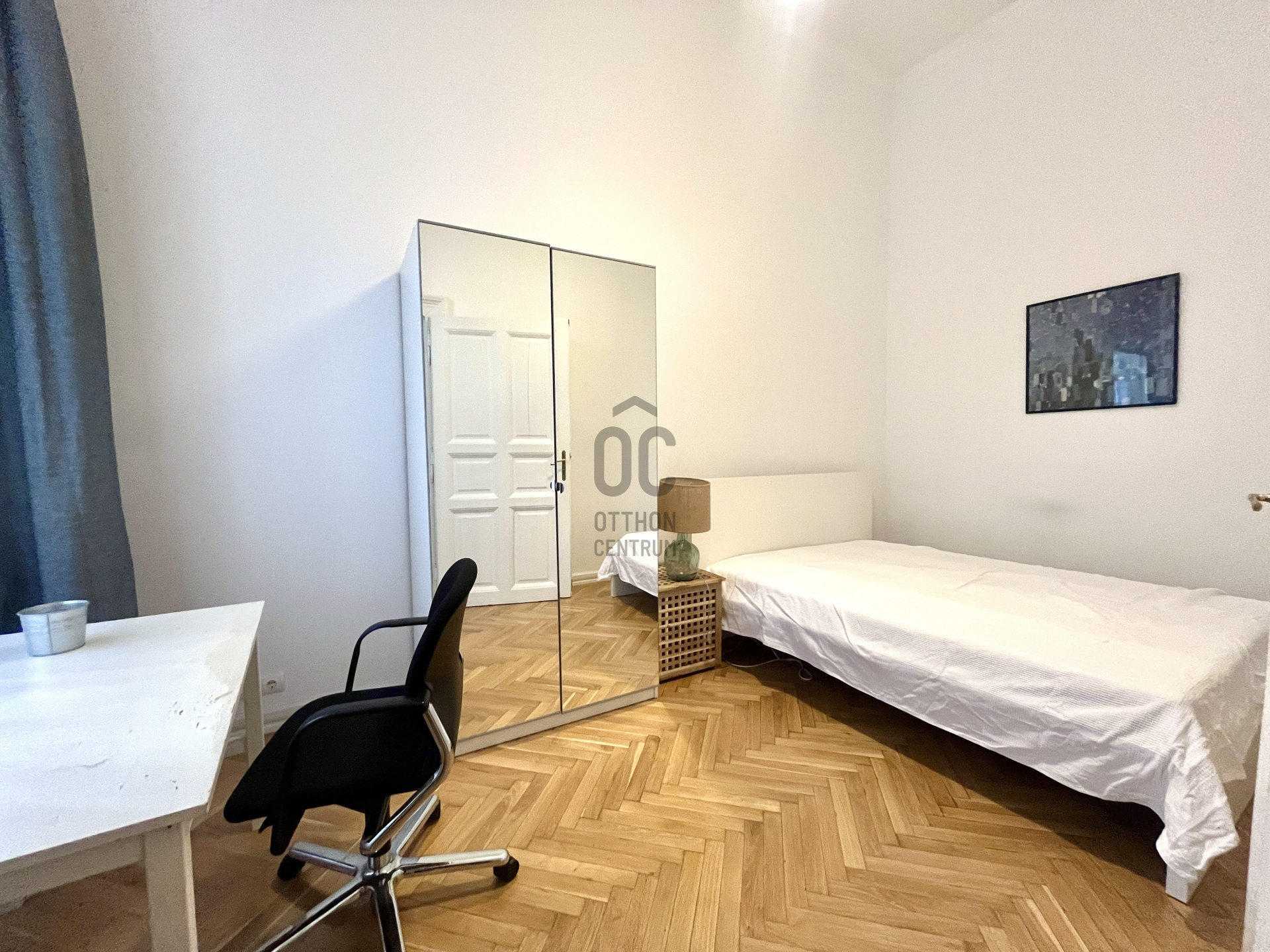 Gallery zoom image