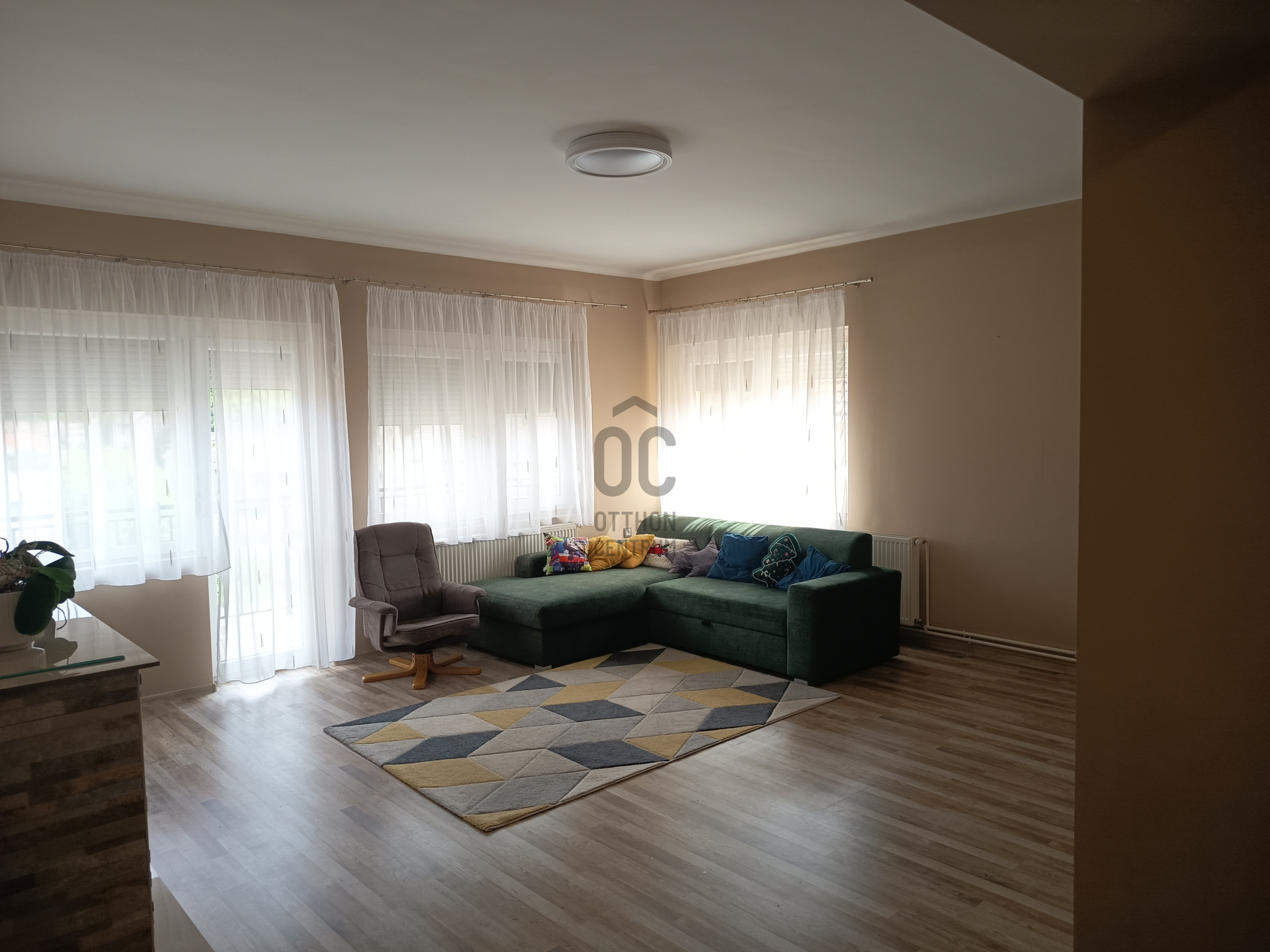 Gallery zoom image