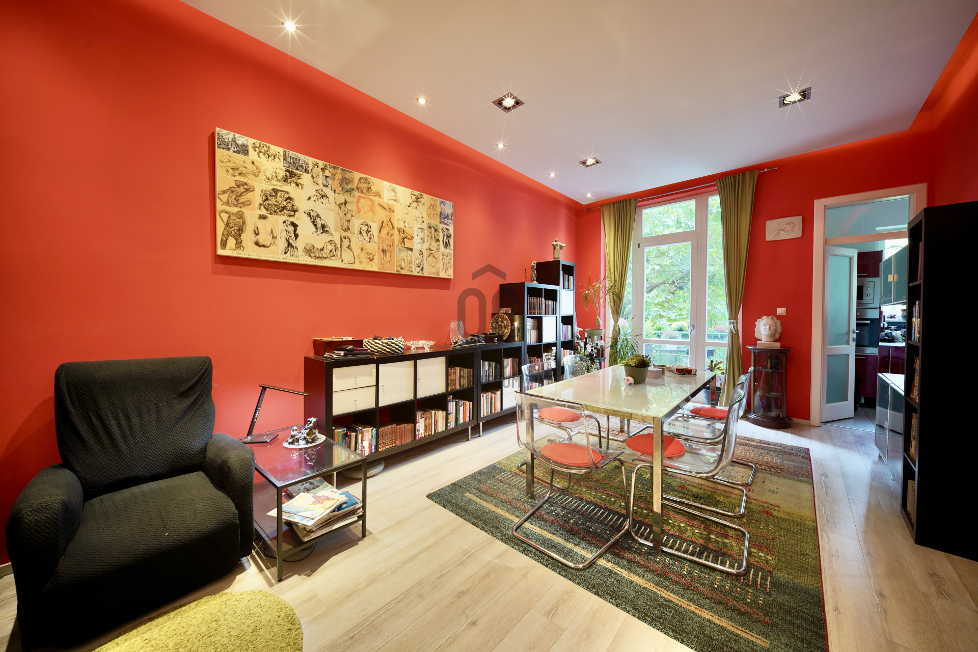 Gallery zoom image