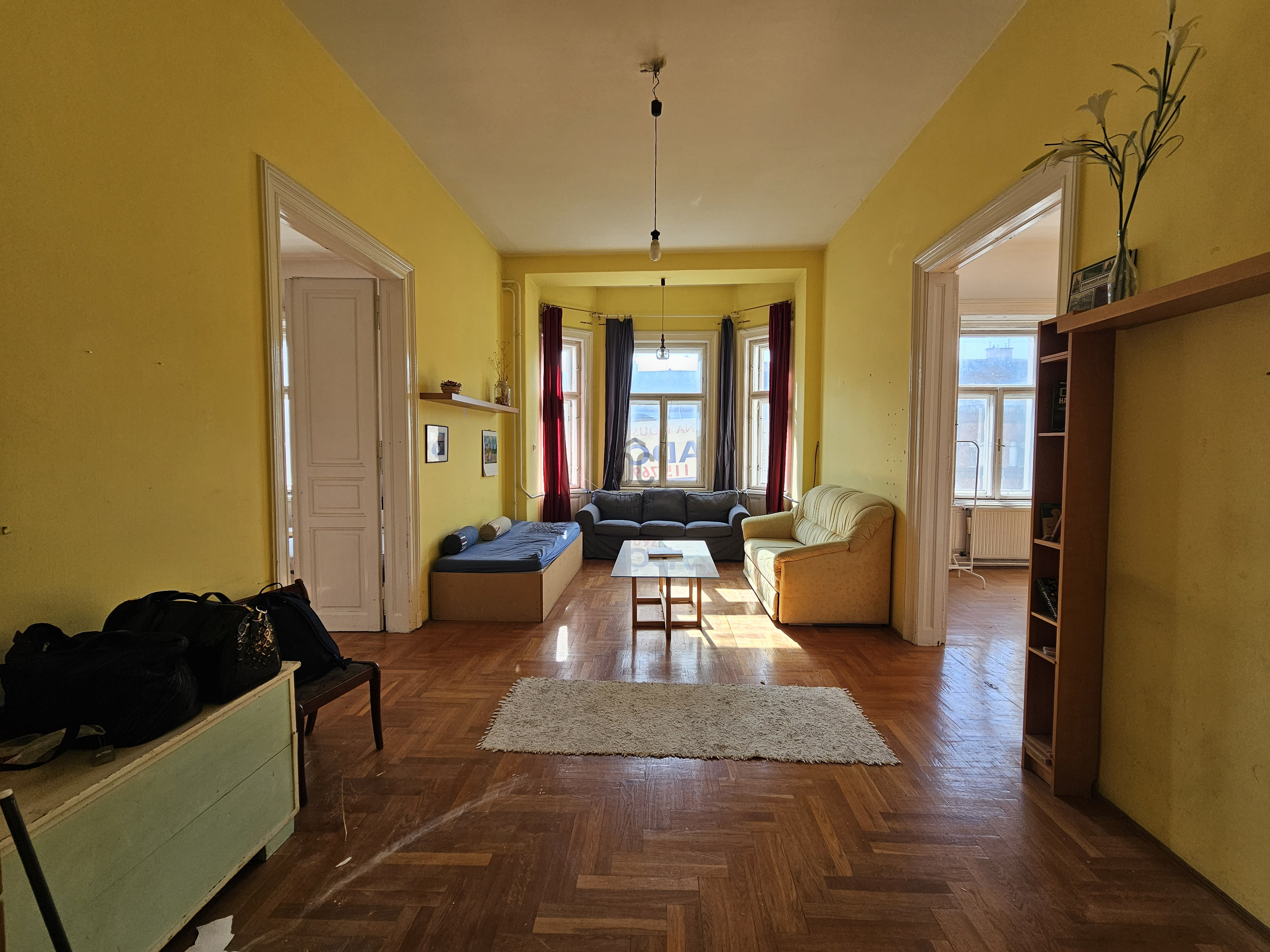 Gallery zoom image