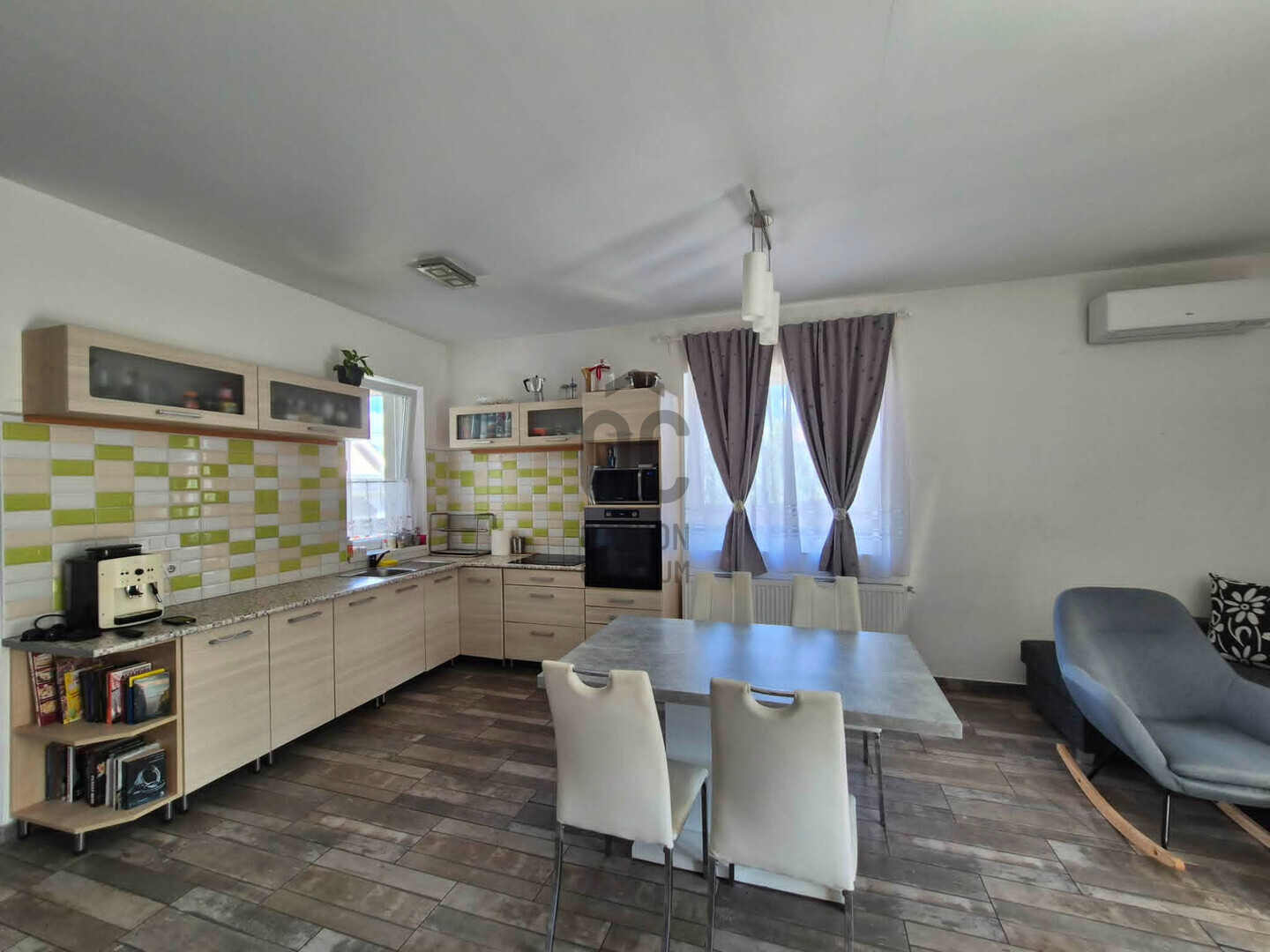 Gallery zoom image